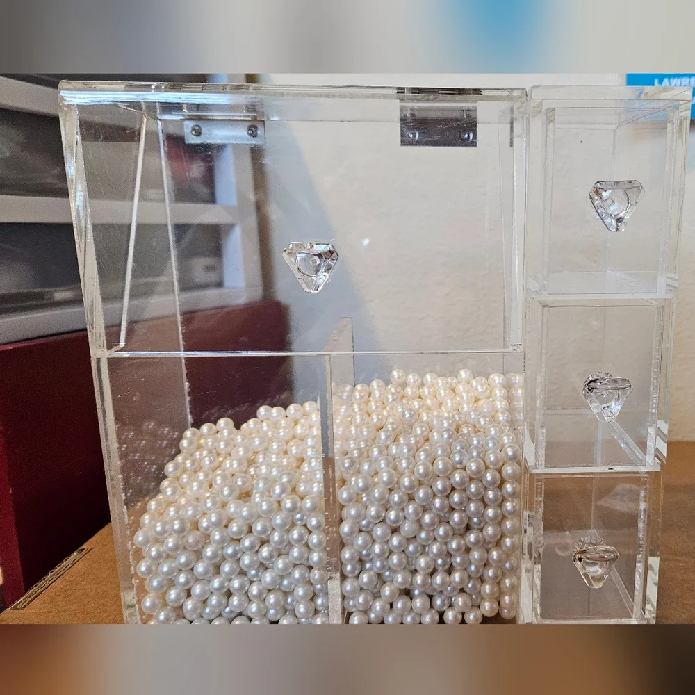 Clear Acrylic Makeup Brush Storage And Organizer with Pearl Accents